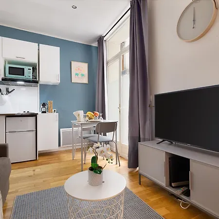 Guestrust - Arc De Triomphe 46 * Paris