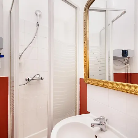 Apartmán Guestrust - Arc De Triomphe 46 *