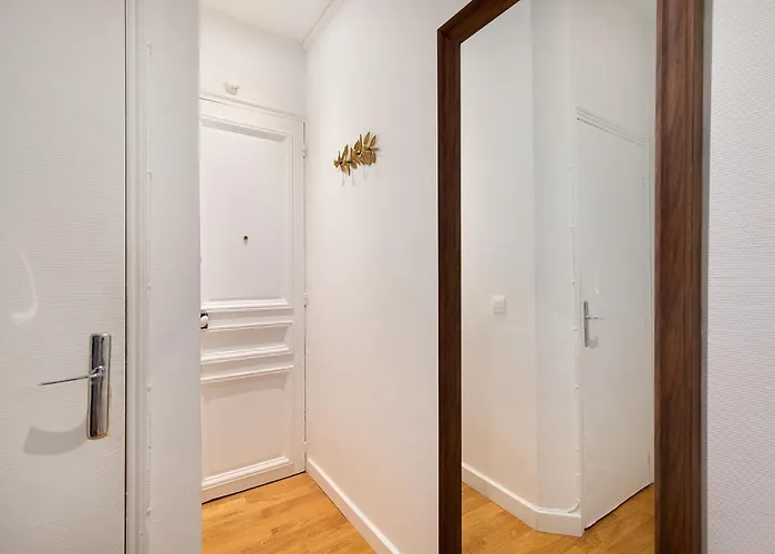 Апартаменты Guestrust - Arc De Triomphe 46 Париж